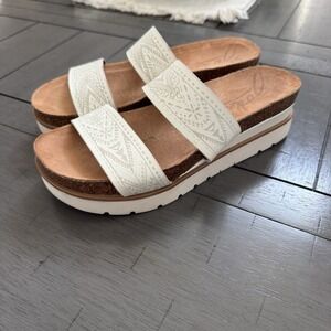 Zodiac Kaia Women's White Leather Wedge Slip On Sandals Size 7 M